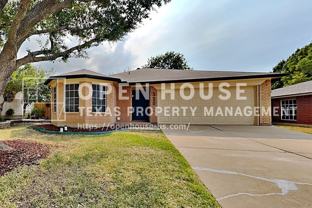 520 Hollyberry Dr - Photo 1 of 1