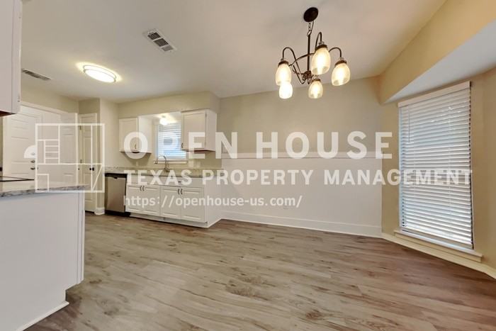 2128 Turf Club Dr - Photo 7 of 18