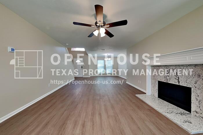 1116 Lake Shore Dr - Photo 4 of 23