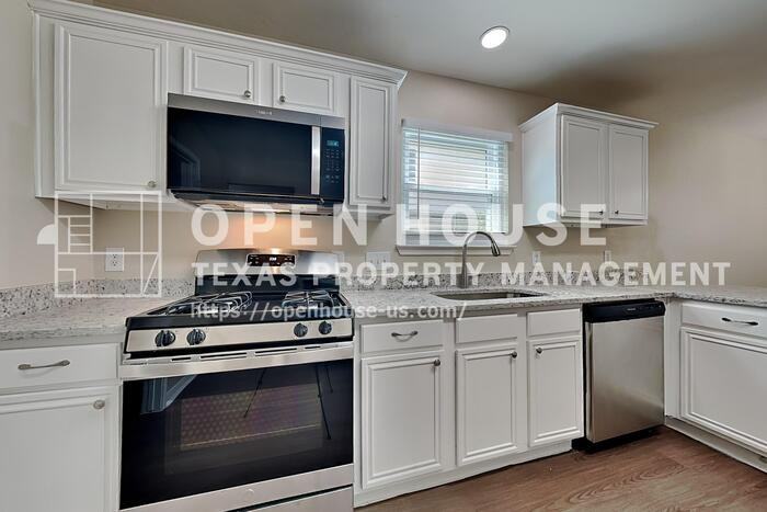 1116 Lake Shore Dr - Photo 7 of 23