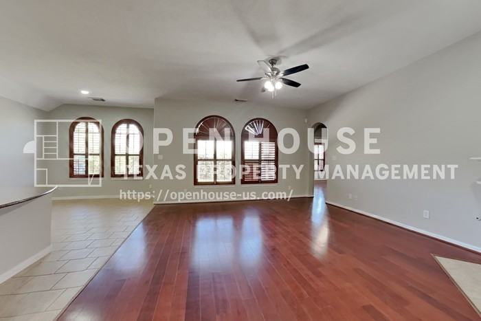 20743 Oakhurst Park Dr - Photo 5 of 25