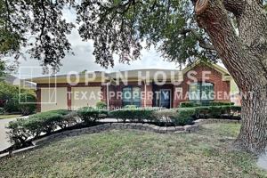 featured image of 11414 Oak Lake Glen Cir