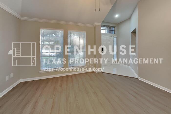 16902 Canyon Ridge Ct - Photo 5 of 23