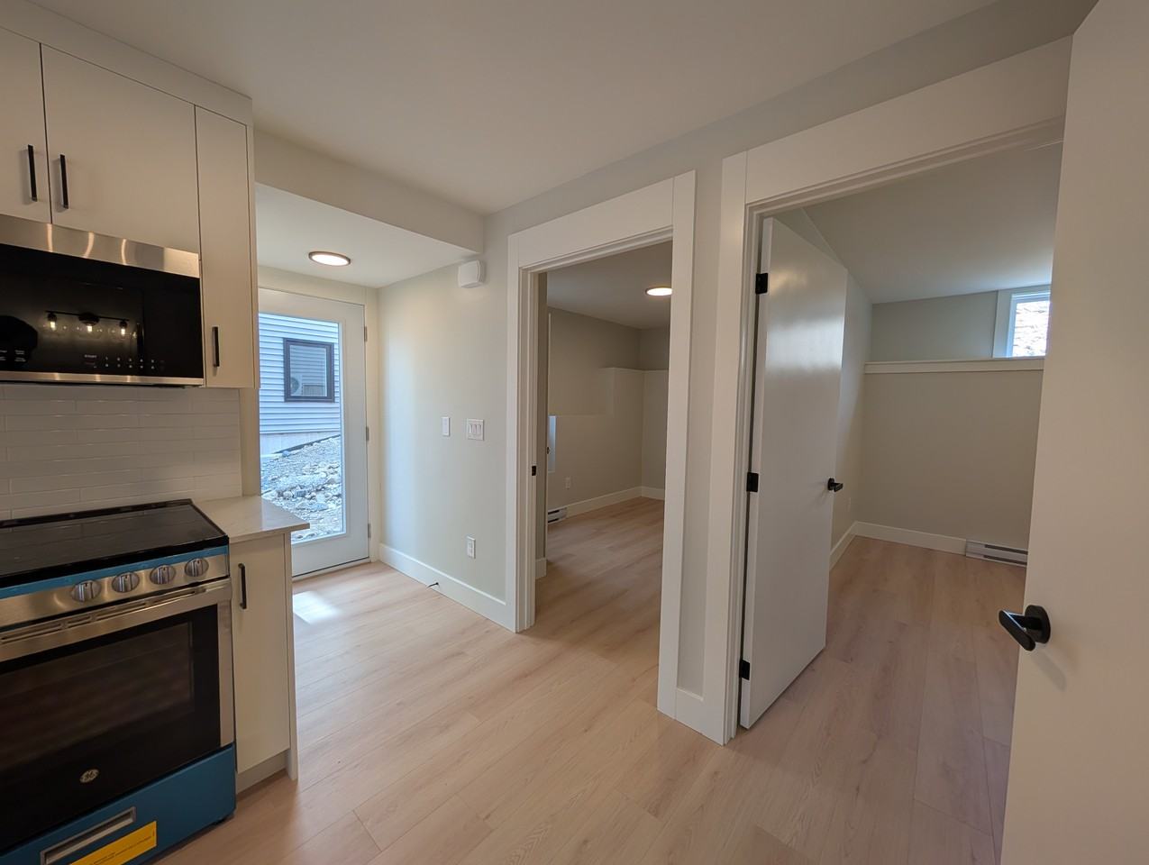 195 Honeygold Drive - Photo 4 of 14