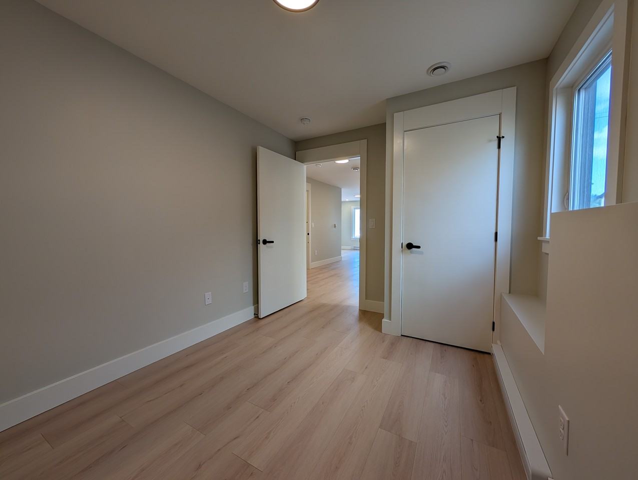 195 Honeygold Drive - Photo 5 of 14