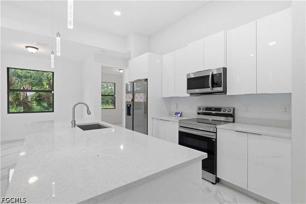 1436 Graham Cir - Photo 6 of 19