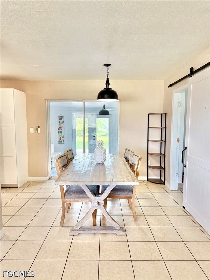 7313 Lobelia Rd - Photo 5 of 14