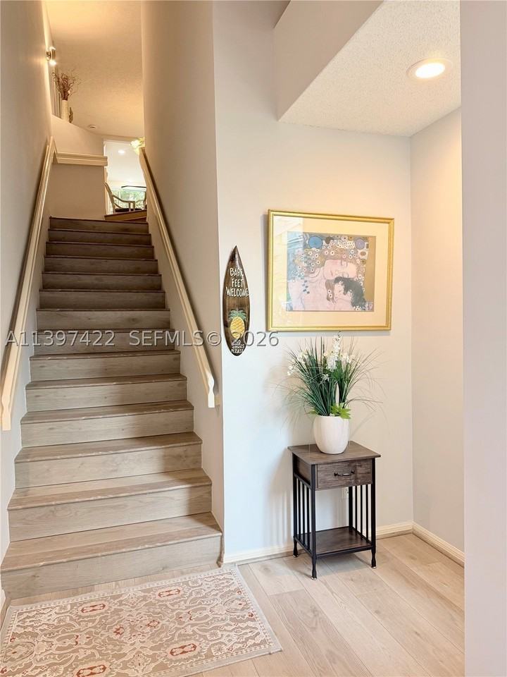 905 Mainsail Cir #905 - Photo 3 of 32