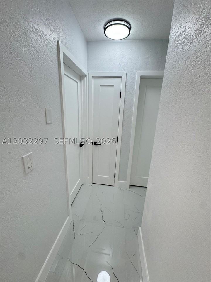 1096 Ne 157th Ter - Photo 3 of 15