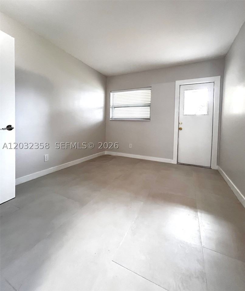 1301 N 12th Ct #10A - Photo 6 of 12