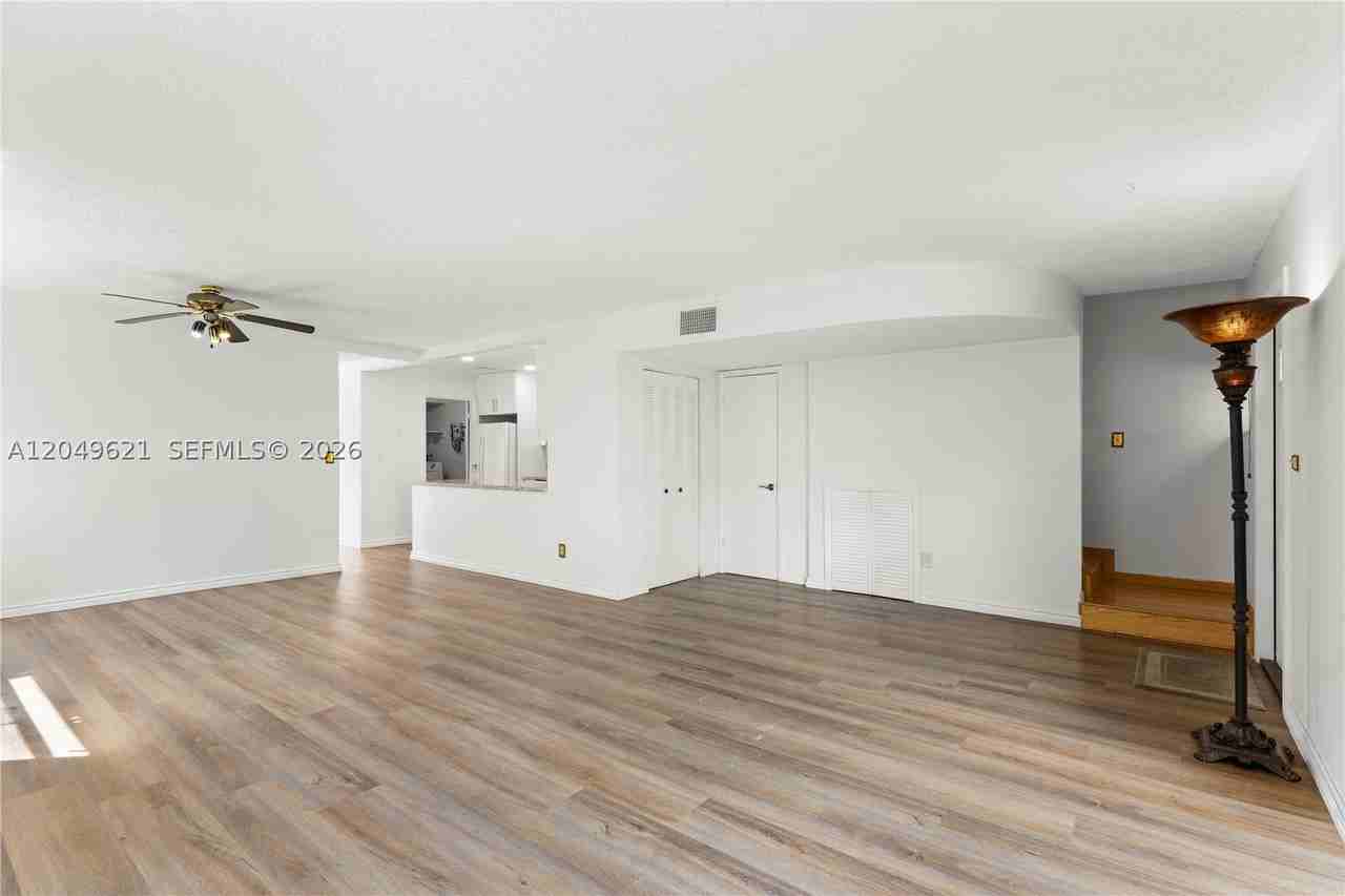 13745 Sw 84th St #A - Photo 4 of 30