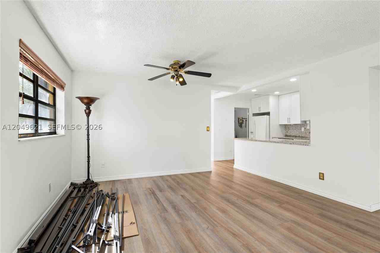 13745 Sw 84th St #A - Photo 6 of 30