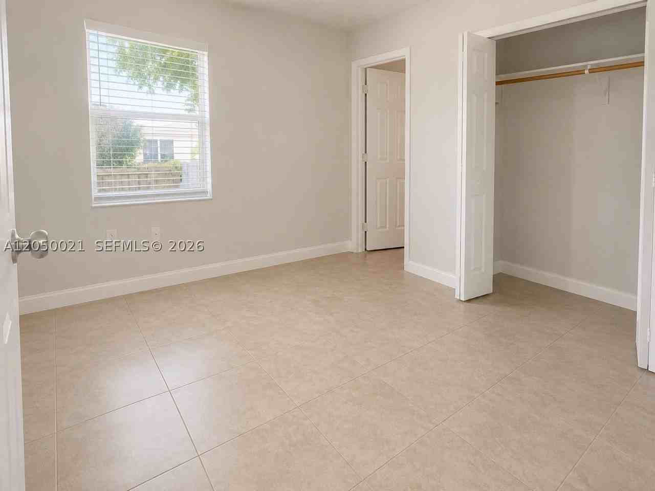 1920 Sw 24th St #1 - Photo 5 of 6