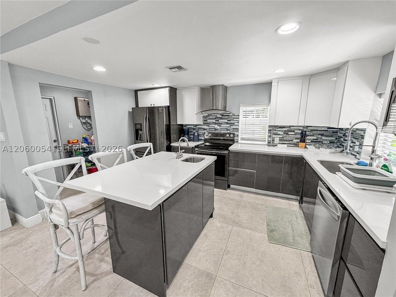 1471 Ne 132nd Rd - Photo 4 of 24