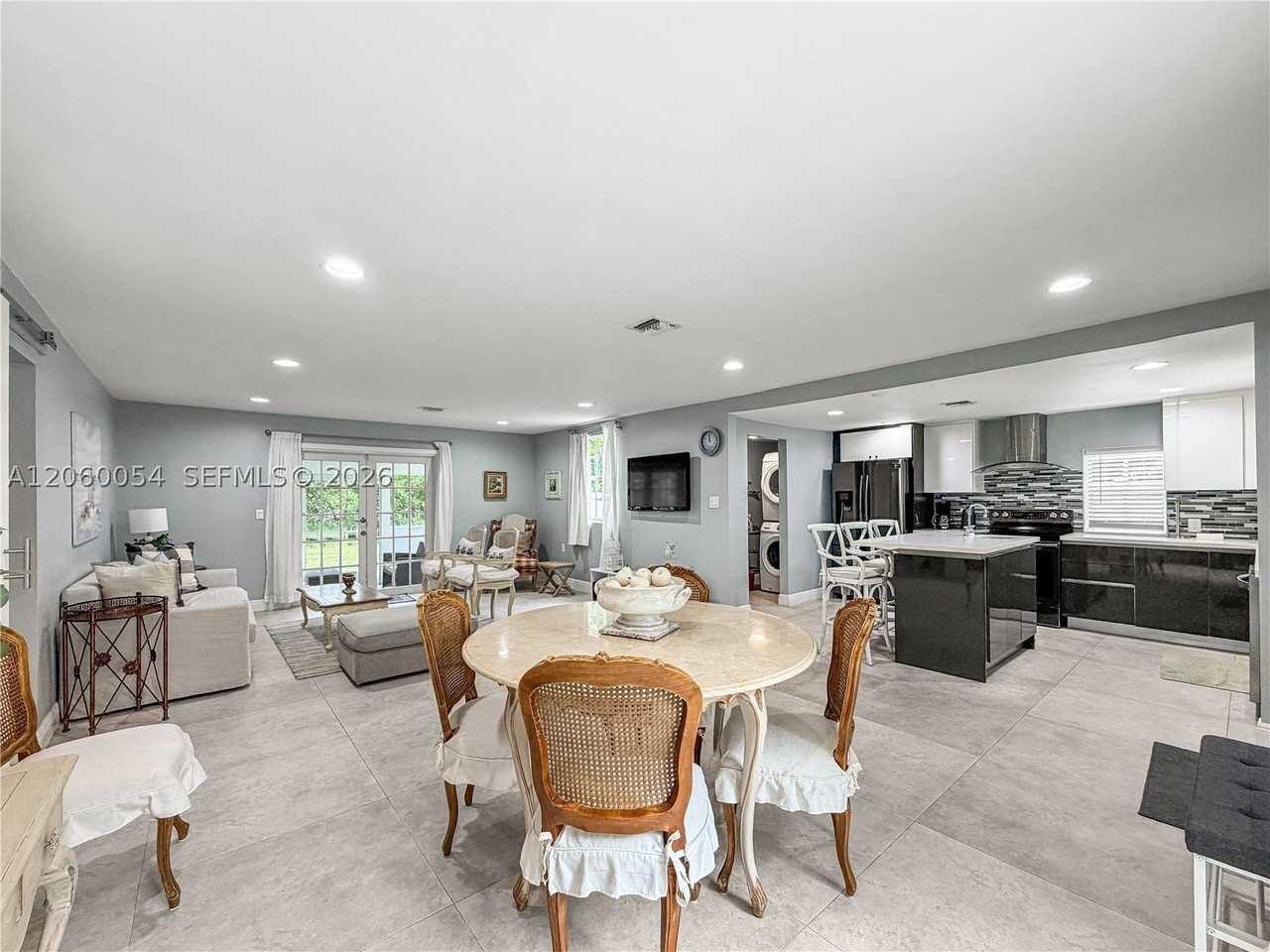 1471 Ne 132nd Rd - Photo 5 of 24