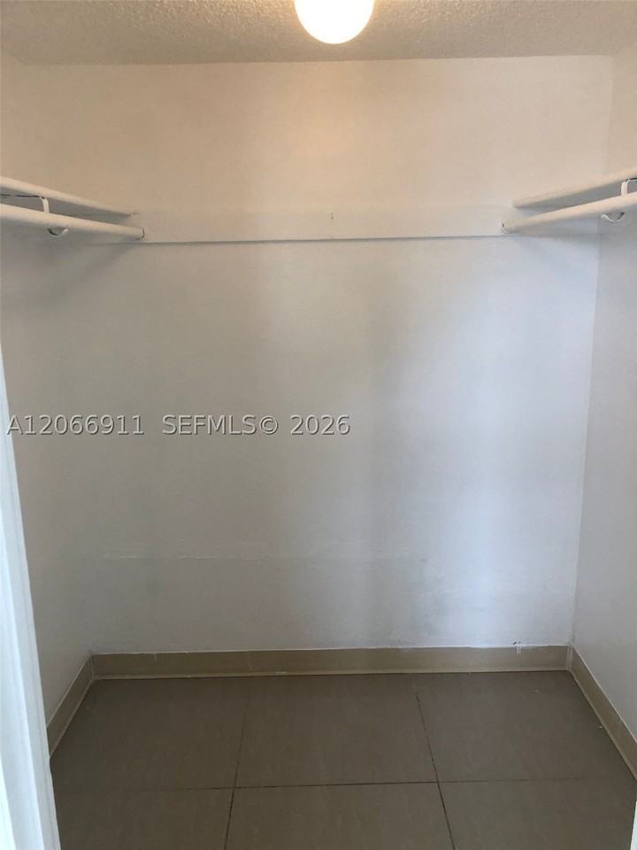 220 Sw 9th Ave #201 - Photo 7 of 14