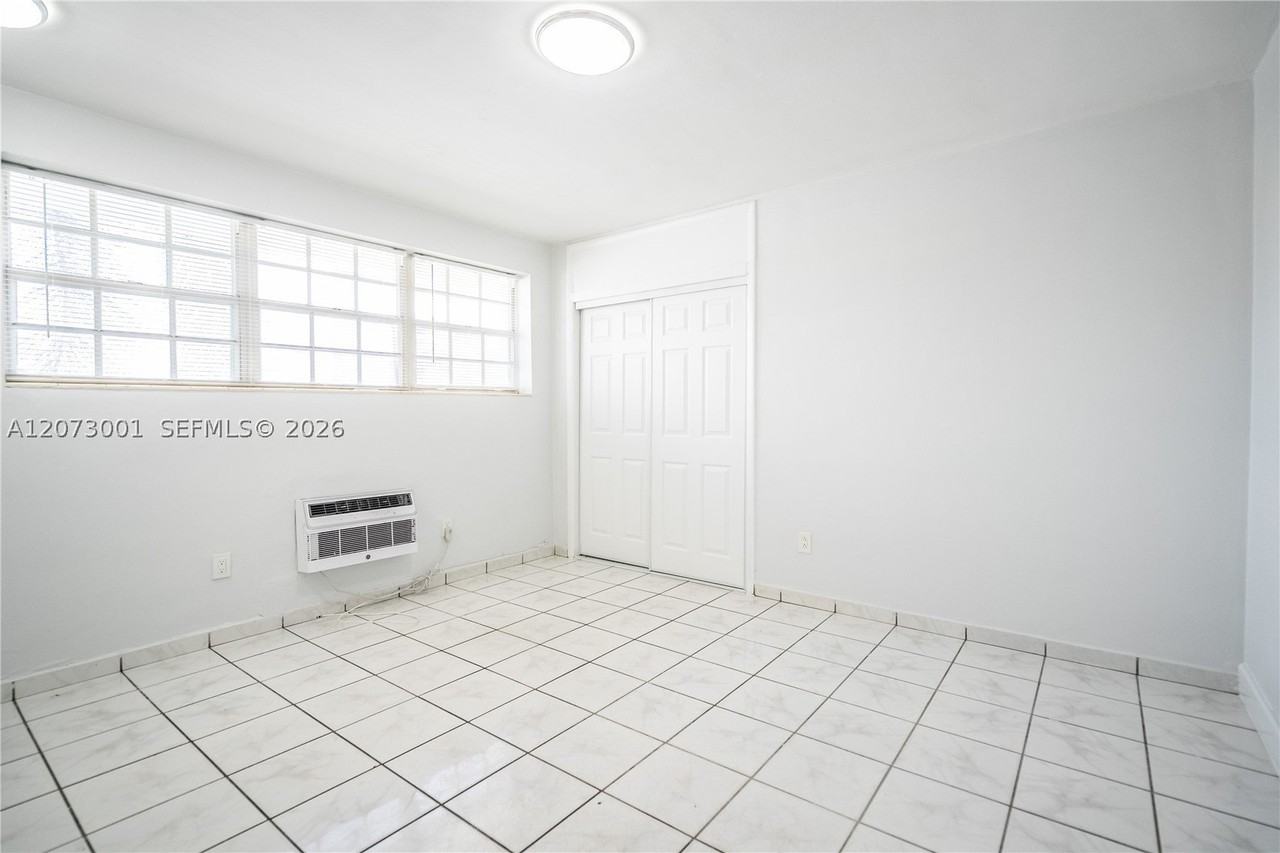 1940 Bay Dr #6 - Photo 6 of 16
