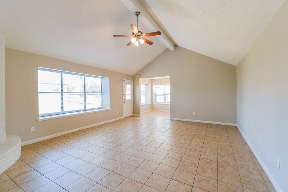 1001 Landing Blvd - Photo 5 of 16