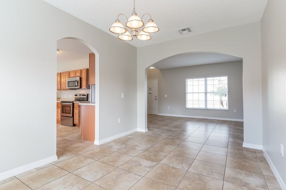 920 Cambridge Ct - Photo 5 of 14