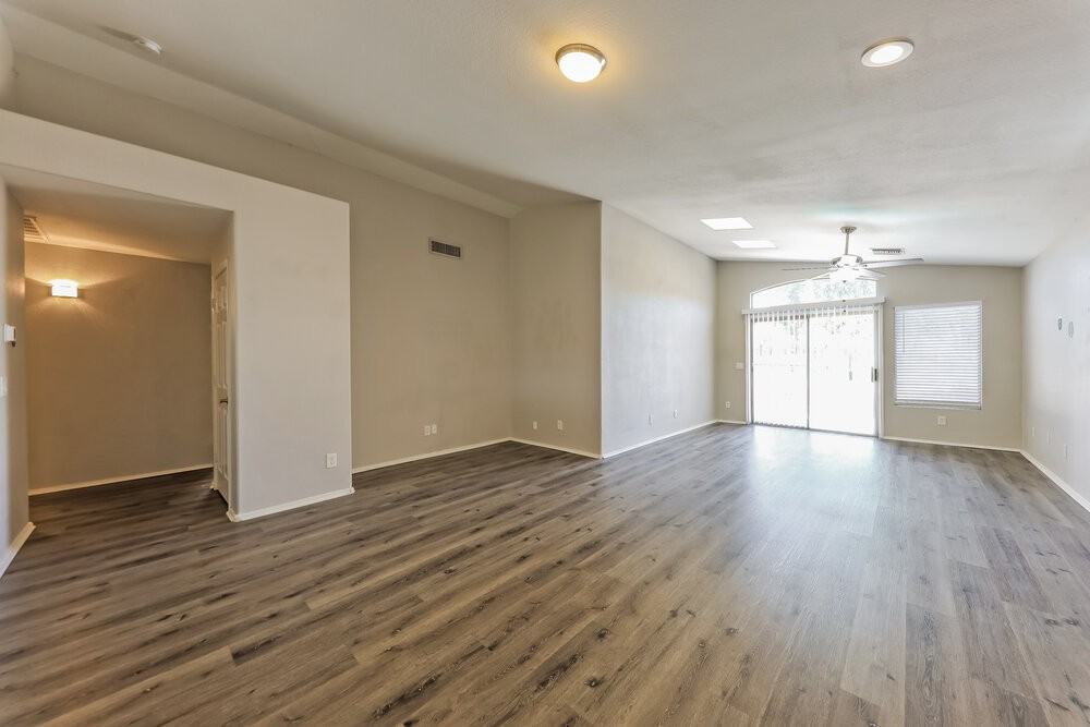 14740 W Willow Ln - Photo 3 of 16