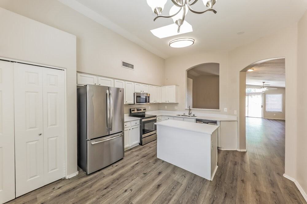 14740 W Willow Ln - Photo 7 of 16