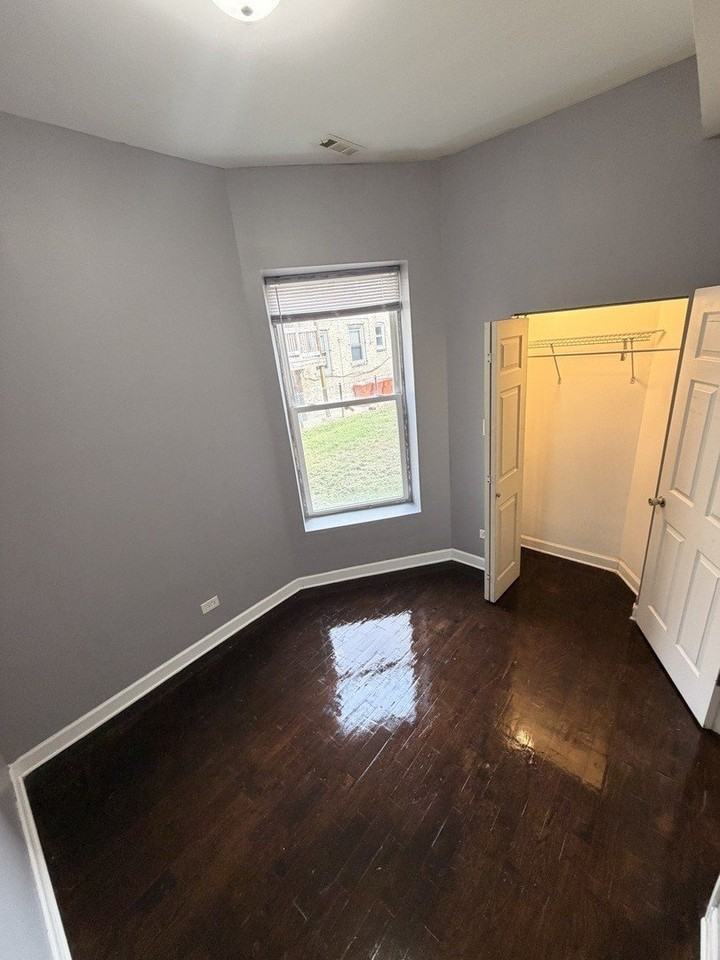 705 W Garfield Blvd #1 - Photo 6 of 13