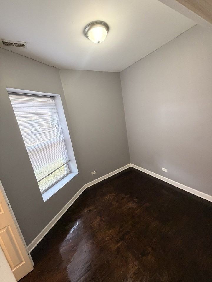705 W Garfield Blvd #1 - Photo 7 of 13