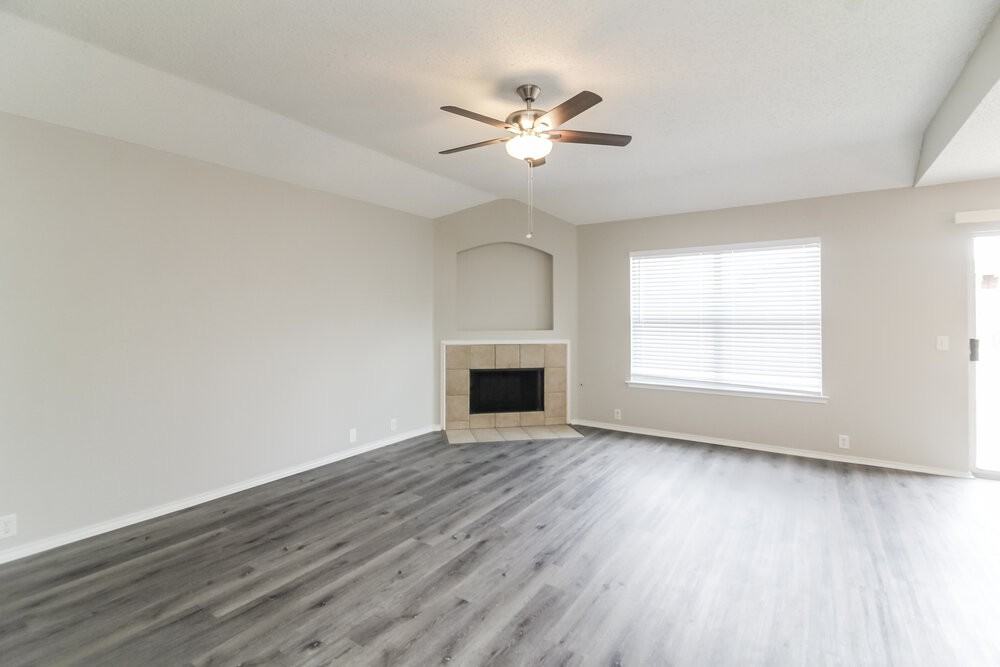 823 Sage Meadow Dr - Photo 3 of 16