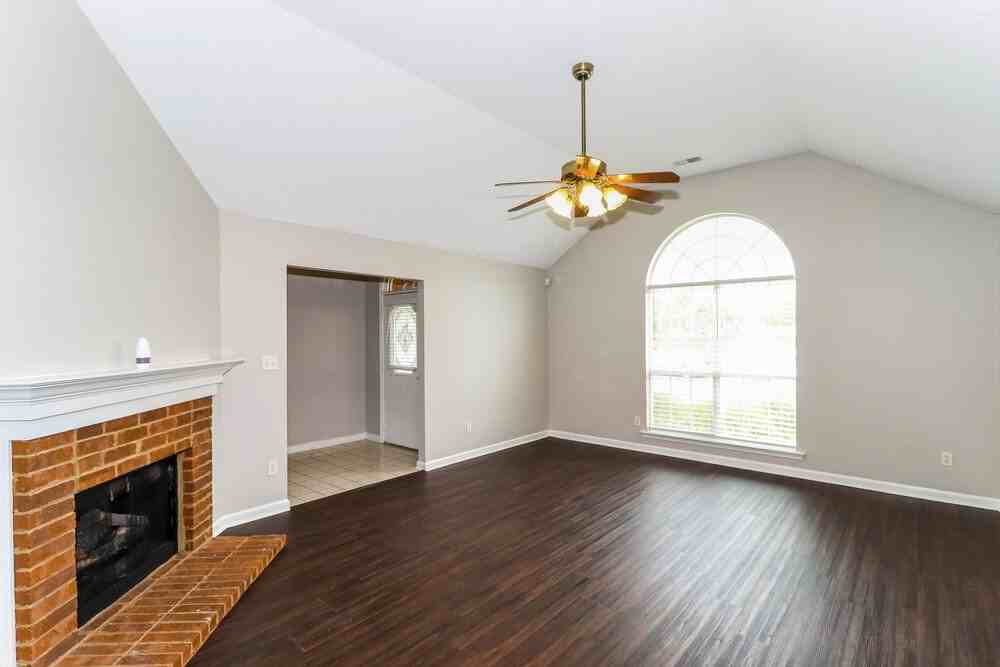 11195 Cashmere Wood Dr - Photo 5 of 17
