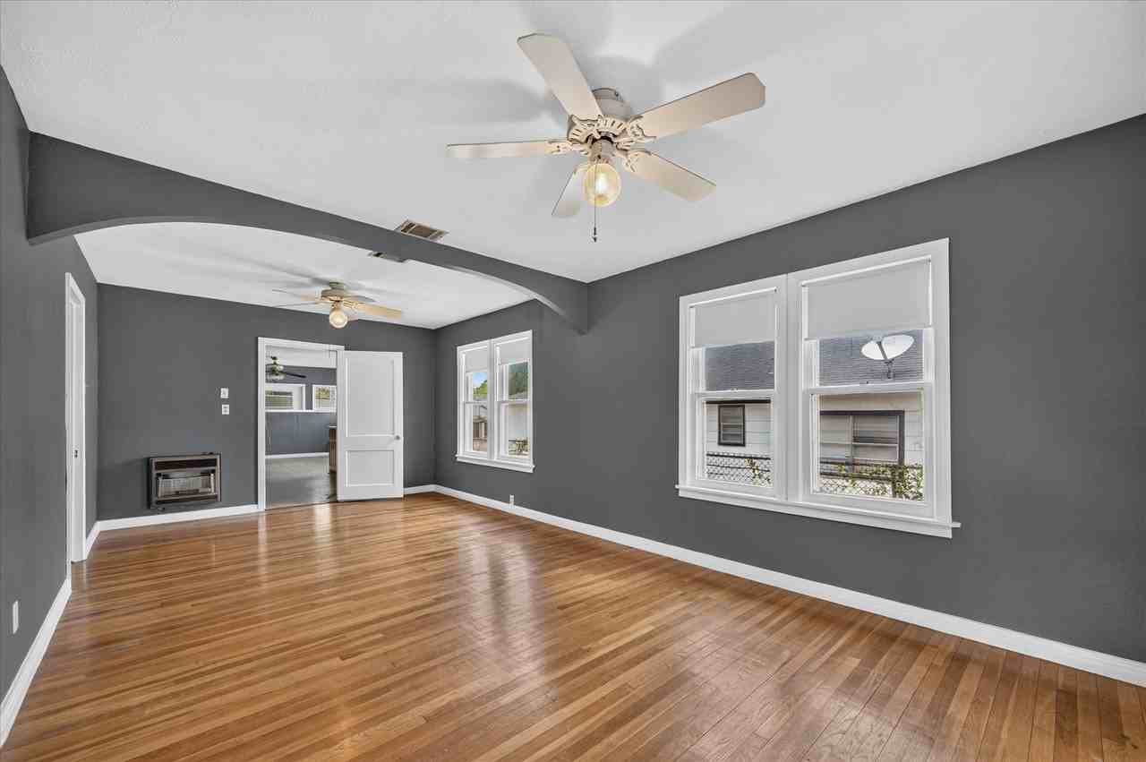 1211 S Montclair Ave - Photo 6 of 30