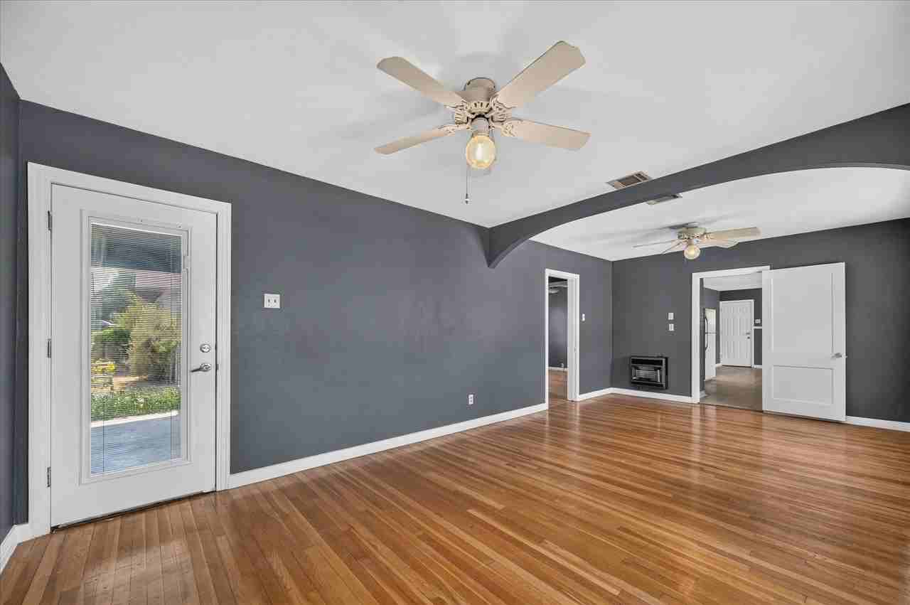 1211 S Montclair Ave - Photo 7 of 30