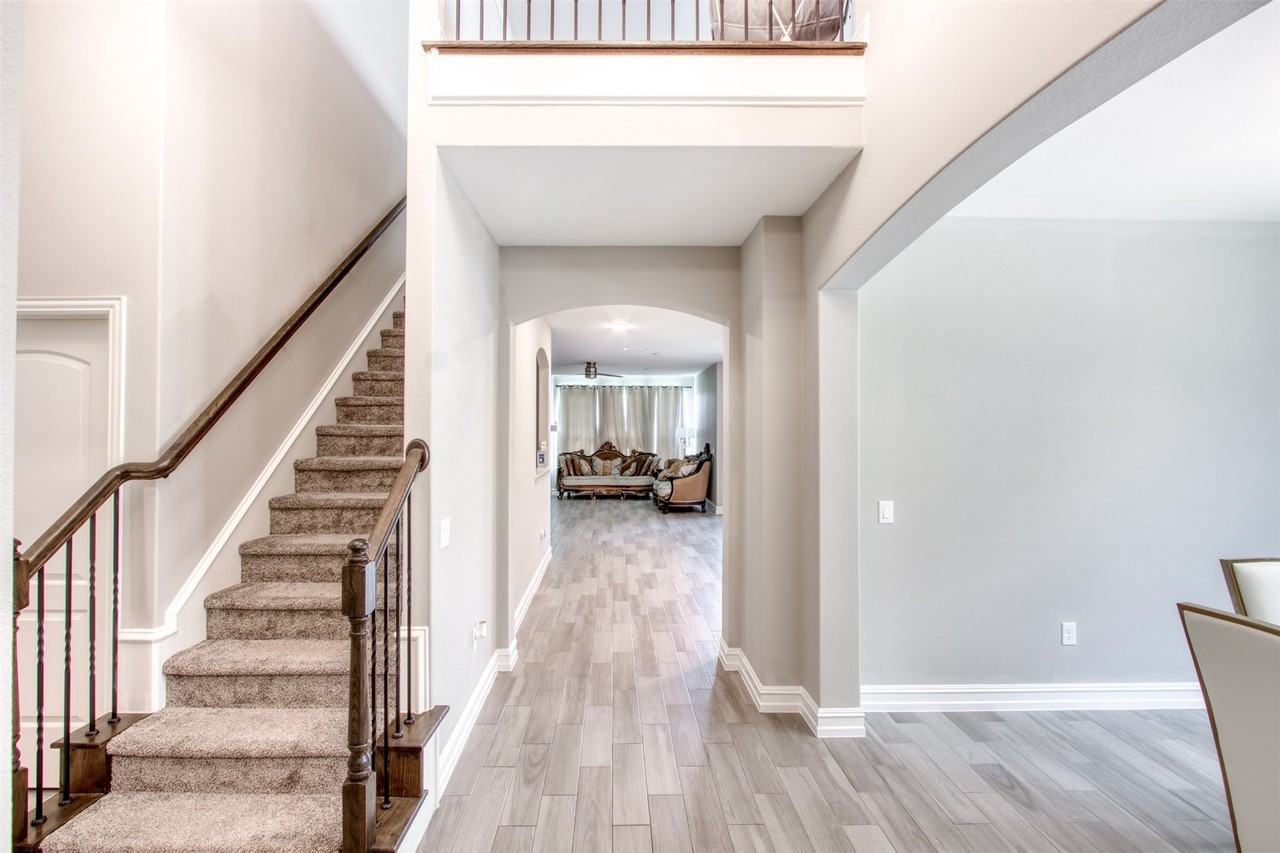 2701 Ash Ave - Photo 3 of 29