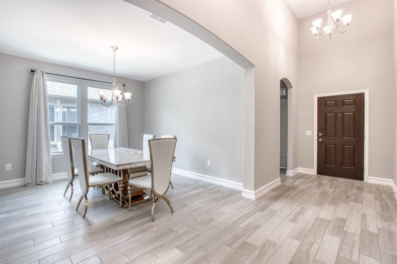2701 Ash Ave - Photo 4 of 29