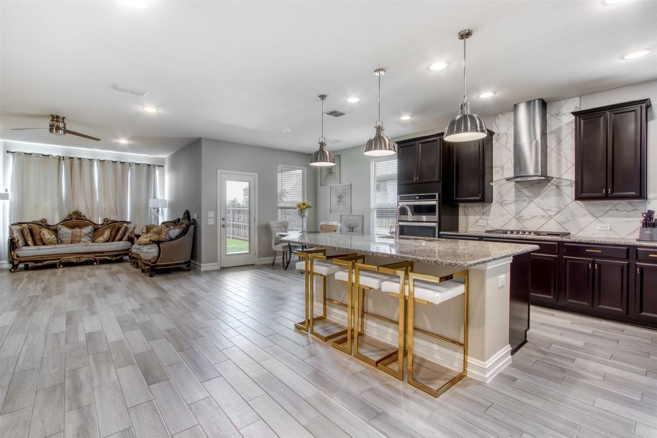 2701 Ash Ave - Photo 5 of 29