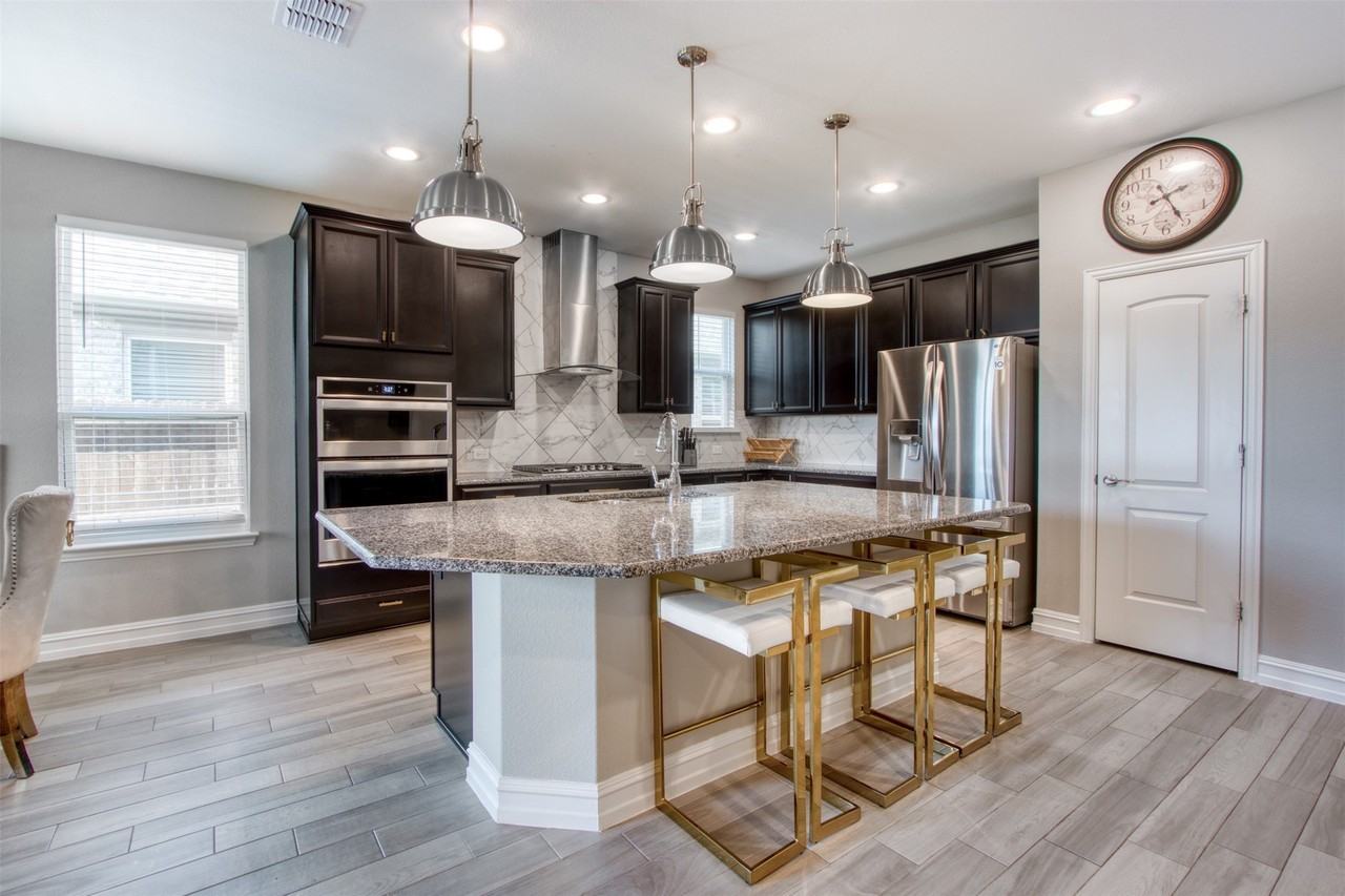 2701 Ash Ave - Photo 6 of 29
