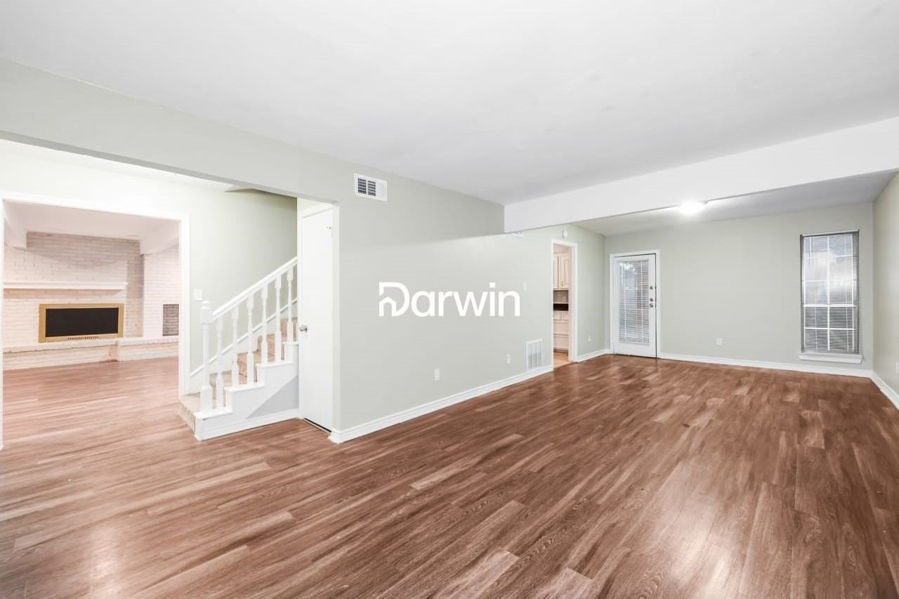 2404 Dalgreen Dr - Photo 4 of 17