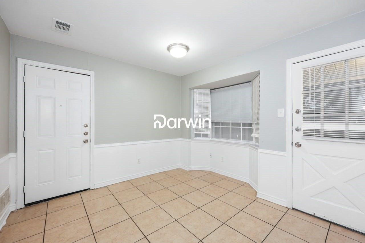 2404 Dalgreen Dr - Photo 7 of 17
