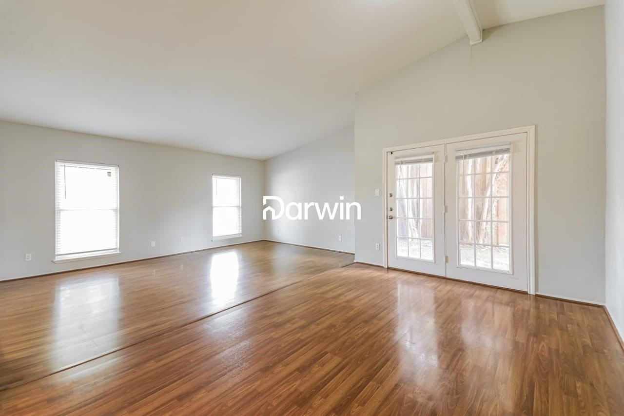 3464 Livingston Ln - Photo 4 of 15