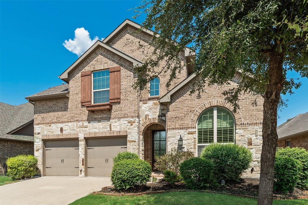16021 Benbrook Blvd - Photo 2 of 30