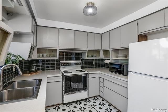 312 W Lincoln Ave - Photo 5 of 18