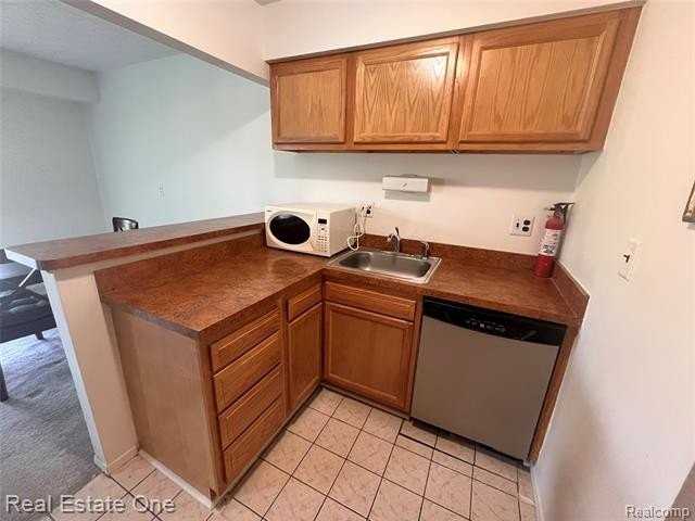 1653 Riverside Dr - Photo 6 of 14