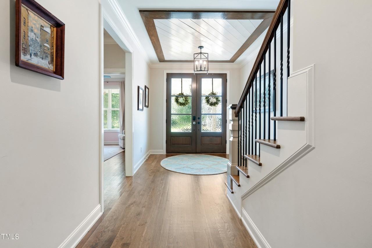 402 Cliffdale Rd - Photo 5 of 48