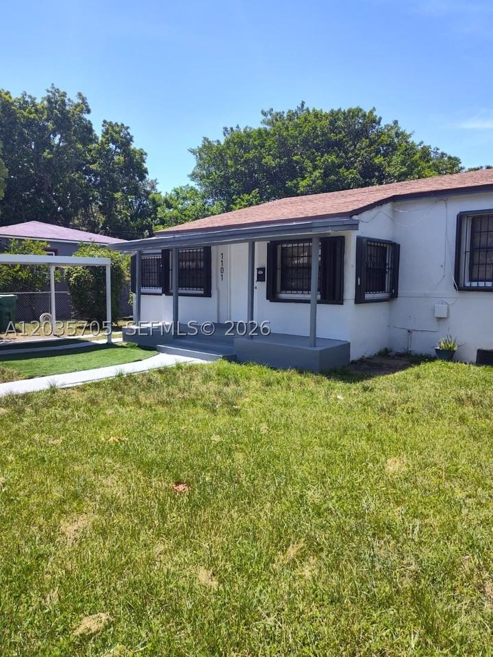 1101 Nw 55th Ter - Photo 5 of 30