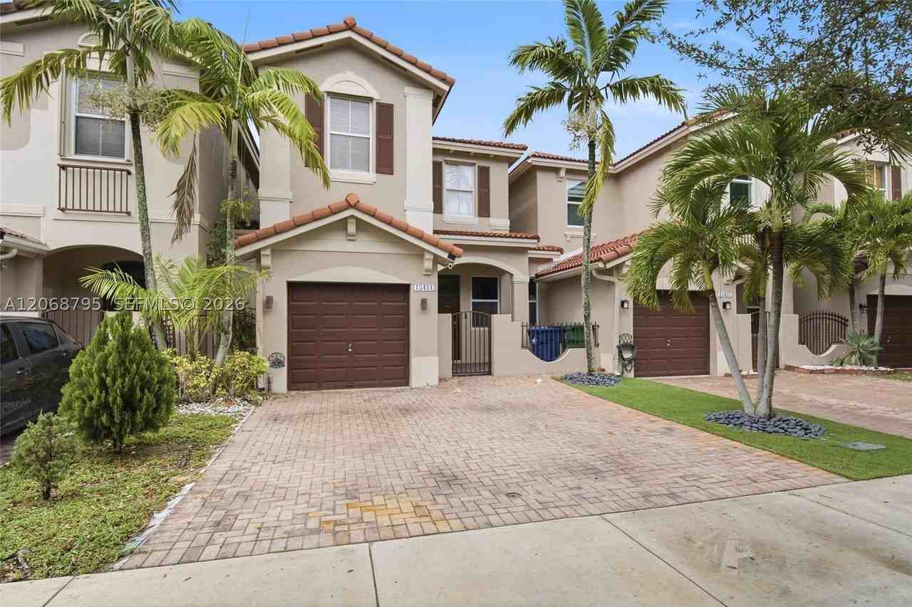 15411 Sw 9th Way #0 - Photo 3 of 46
