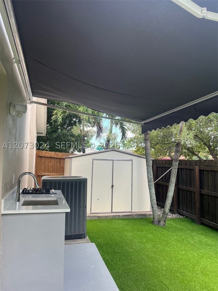 5004 Sw 140th Ct #A - Photo 3 of 50