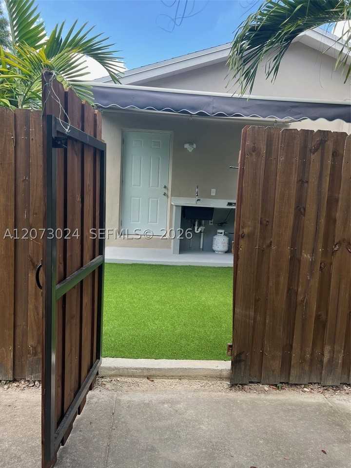 5004 Sw 140th Ct #A - Photo 5 of 50