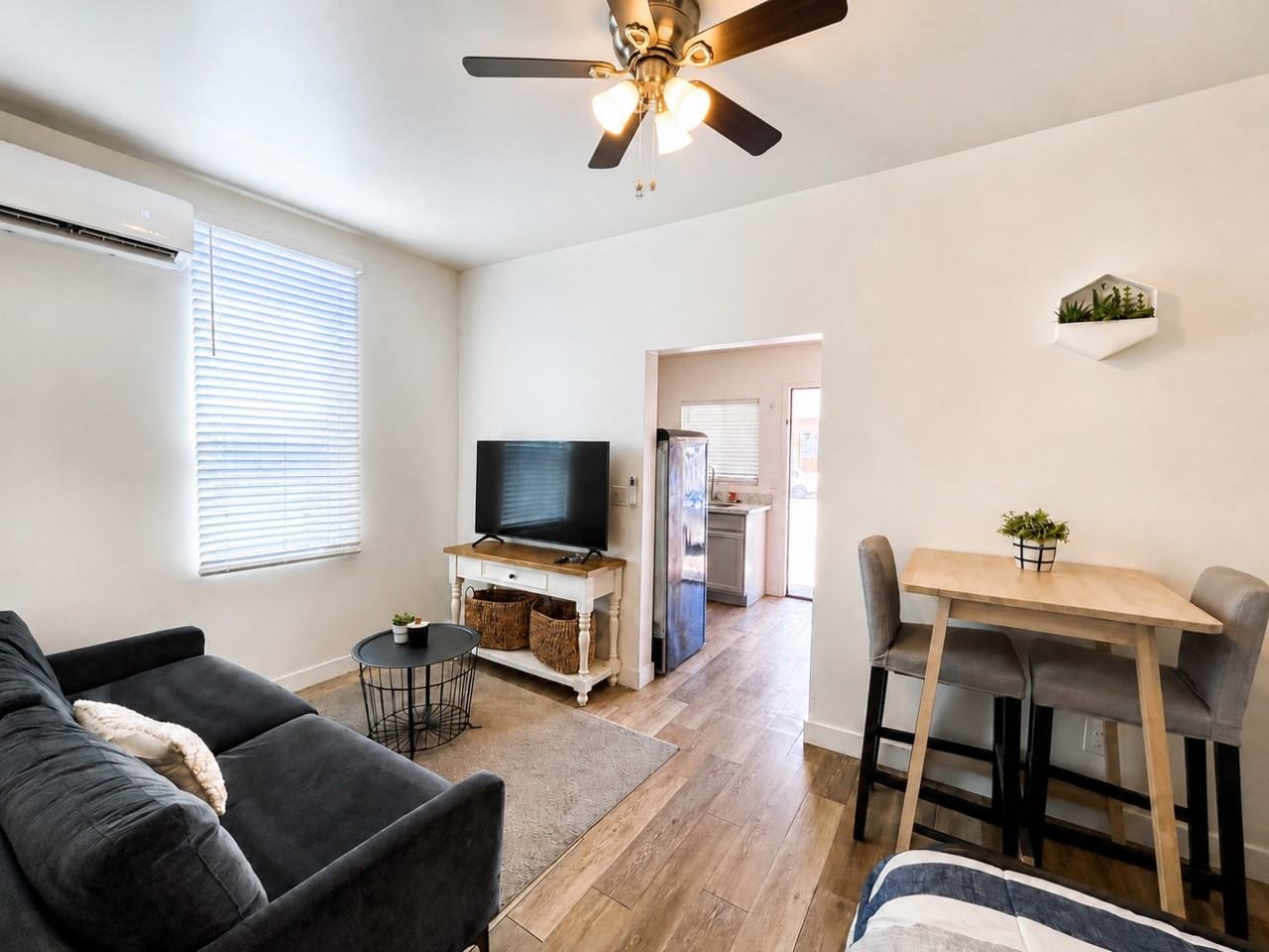 630 N 11th Ave - Photo 7 of 11