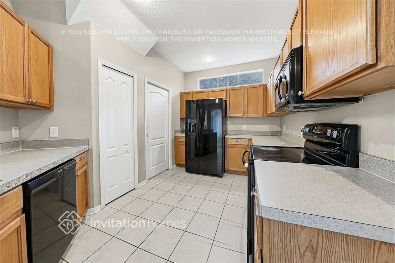 20069 Heritage Point Dr - Photo 7 of 22
