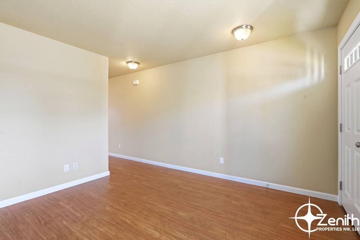 9310 Ne 80th Cir - Photo 4 of 10