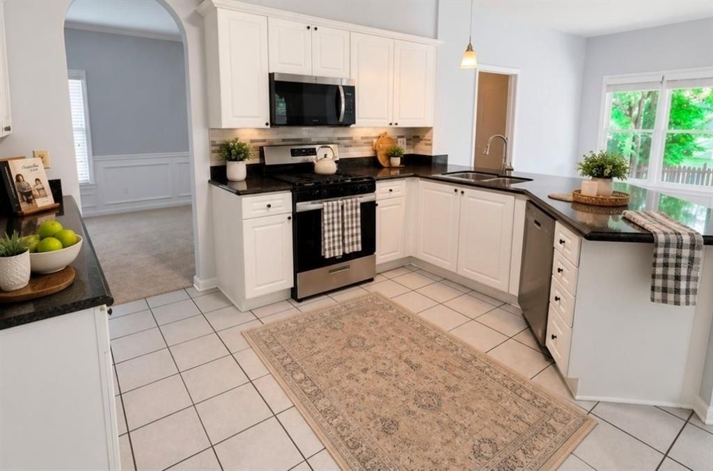 1496 Brentwood Dr - Photo 6 of 23